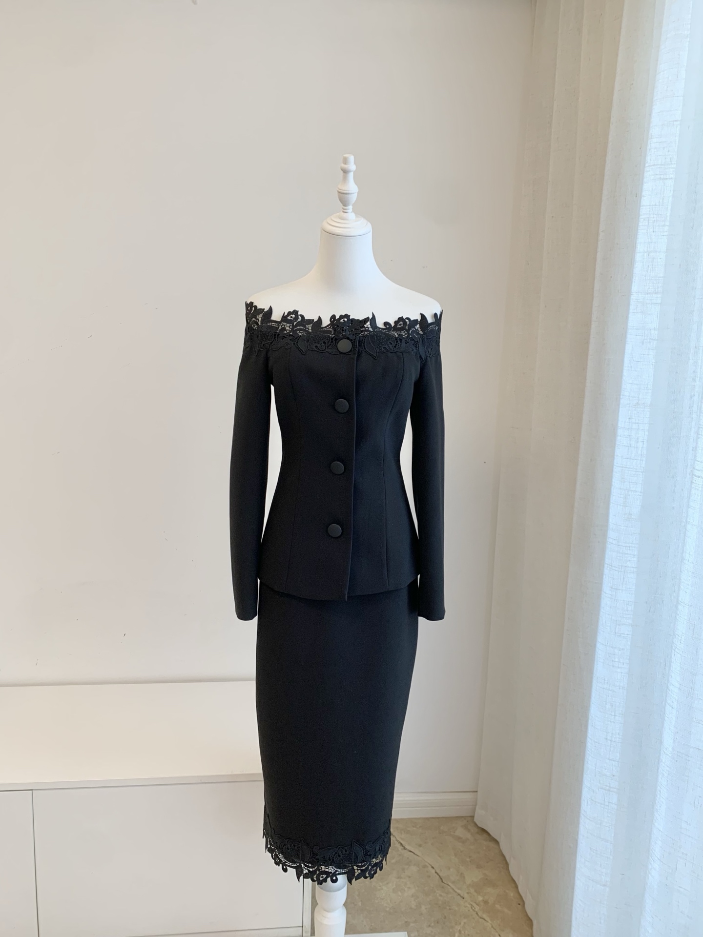 Conjunto feminino preto com bo - Midi Skirt Floral avaliação e preço